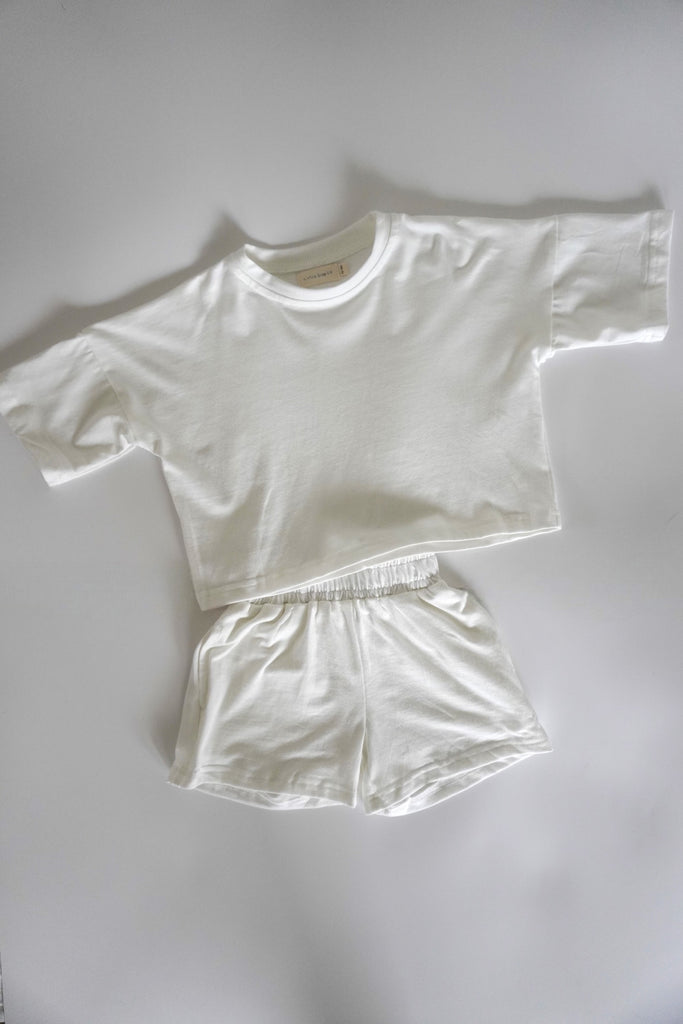 cutie bum original: oversized t-shirt and short set (white)